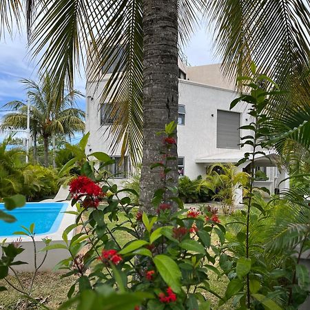 Cosy 2 Bedrooms Apts In Pereybere -Seasons Break Apartment Pereybere Beach Exteriör bild