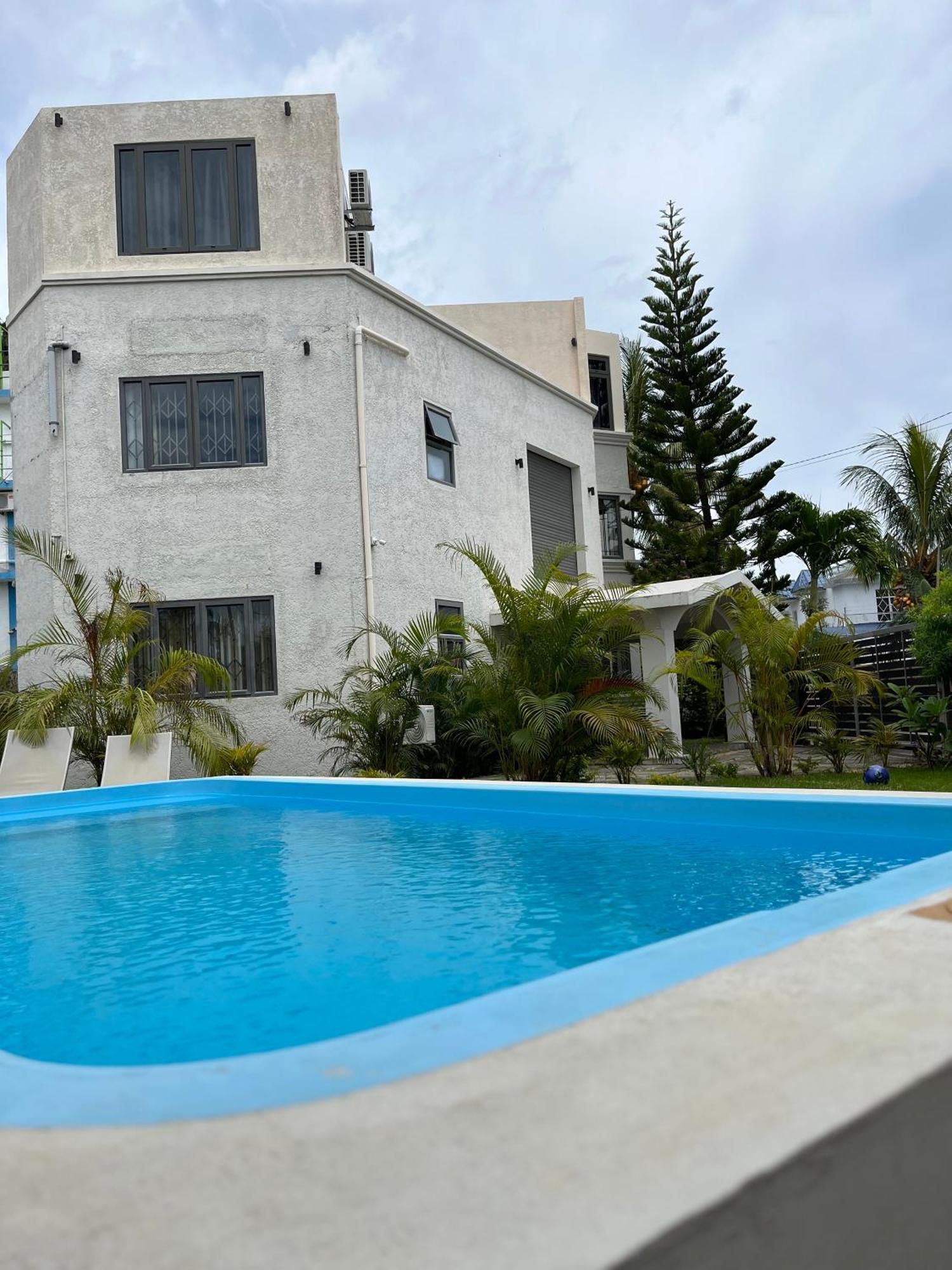 Cosy 2 Bedrooms Apts In Pereybere -Seasons Break Apartment Pereybere Beach Exteriör bild