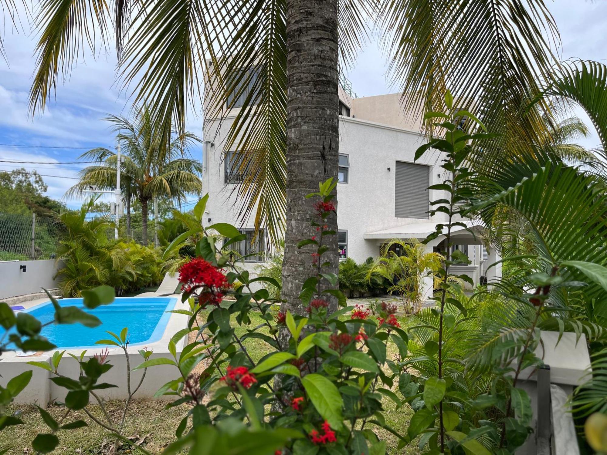 Cosy 2 Bedrooms Apts In Pereybere -Seasons Break Apartment Pereybere Beach Exteriör bild