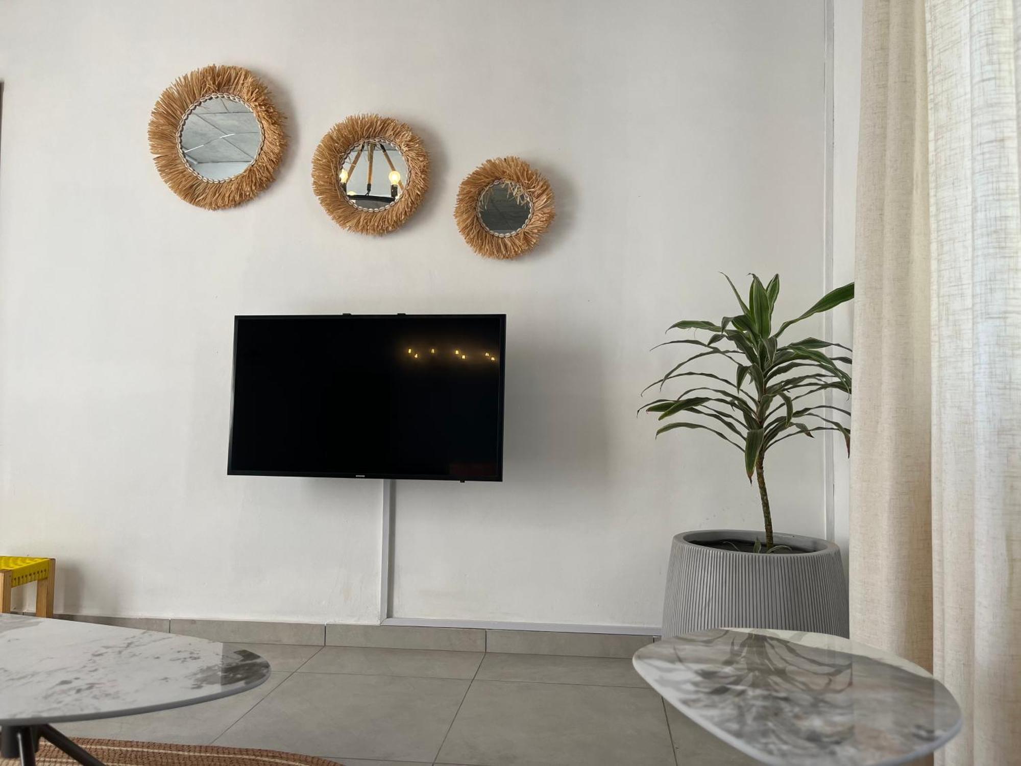 Cosy 2 Bedrooms Apts In Pereybere -Seasons Break Apartment Pereybere Beach Exteriör bild