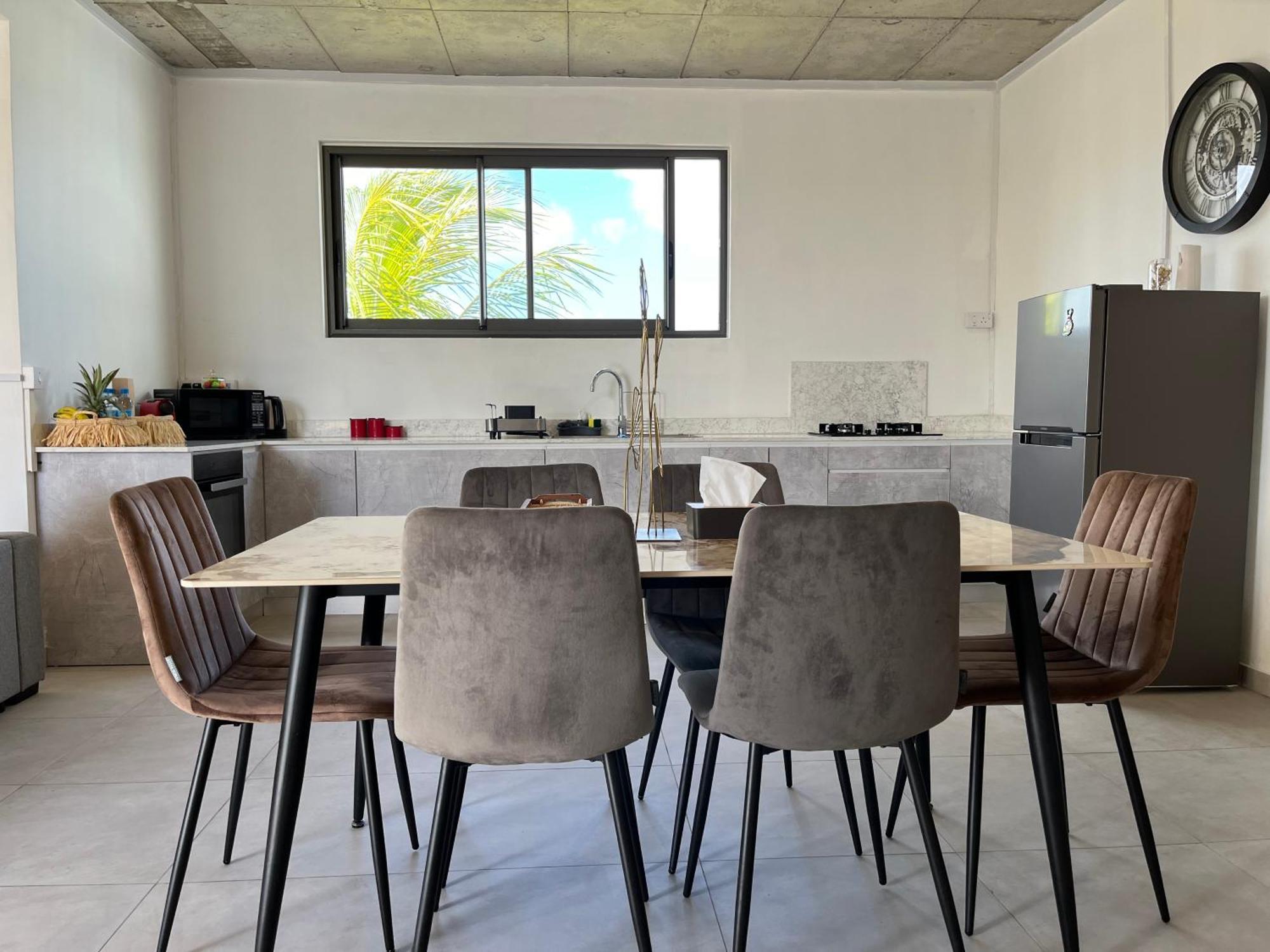Cosy 2 Bedrooms Apts In Pereybere -Seasons Break Apartment Pereybere Beach Exteriör bild