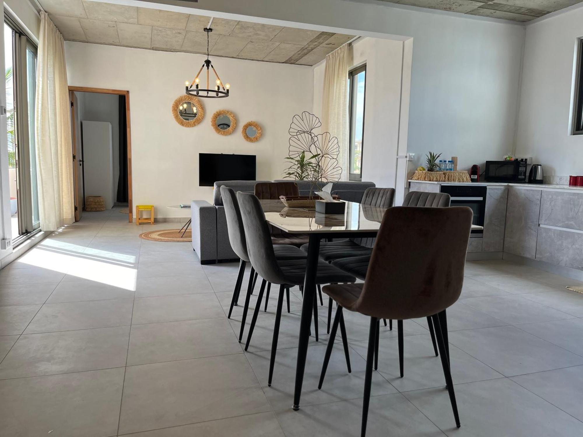 Cosy 2 Bedrooms Apts In Pereybere -Seasons Break Apartment Pereybere Beach Exteriör bild